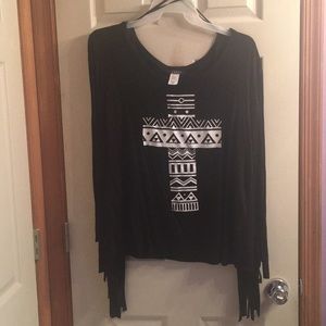 Sleeveless fringe top w/ cross